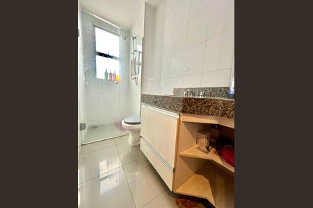 Apartamento à venda com 120m², 4 quartos e 3 vagas Apartamento à venda com 120m², 4 quartos e 3 vagasBanheiro Social