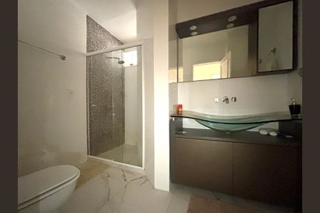 Apartamento à venda com 164m², 3 quartos e sem vaga Apartamento à venda com 164m², 3 quartos e sem vagaBanheiro social