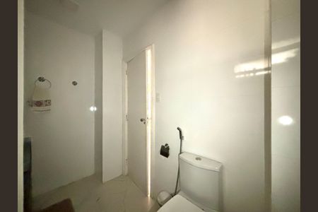 Apartamento à venda com 164m², 3 quartos e sem vaga Apartamento à venda com 164m², 3 quartos e sem vagaBanheiro social