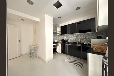 Apartamento à venda com 164m², 3 quartos e sem vaga Apartamento à venda com 164m², 3 quartos e sem vagaCozinha