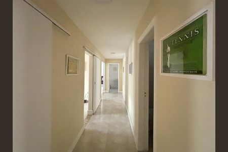 Apartamento à venda com 164m², 3 quartos e sem vaga Apartamento à venda com 164m², 3 quartos e sem vagaCorredor