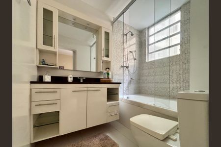 Apartamento à venda com 164m², 3 quartos e sem vaga Apartamento à venda com 164m², 3 quartos e sem vagaBanheiro da Suíte