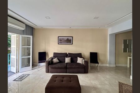 Apartamento à venda com 164m², 3 quartos e sem vaga Apartamento à venda com 164m², 3 quartos e sem vagaSala