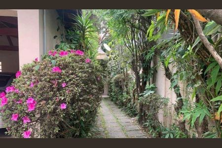 Casa à venda com 212m², 3 quartos e 4 vagas