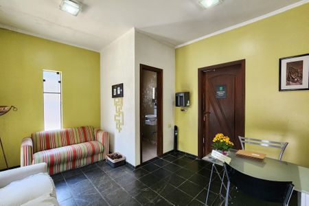 Casa à venda com 172m², 2 quartos e 3 vagas Casa à venda com 172m², 2 quartos e 3 vagasEdicula