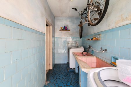 Casa à venda com 172m², 2 quartos e 3 vagas Casa à venda com 172m², 2 quartos e 3 vagasÁrea de Serviço