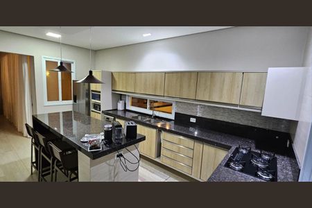 Casa de condomínio à venda com 265m², 3 quartos e 2 vagas