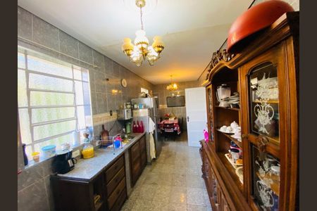 Casa à venda com 496m², 4 quartos e 1 vaga