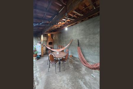 Casa à venda com 175m², 2 quartos e 6 vagas