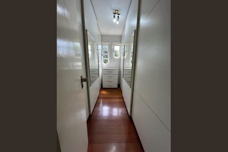 Casa à venda com 337m², 4 quartos e 4 vagas