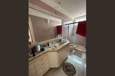 Casa à venda com 337m², 4 quartos e 4 vagas