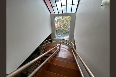 Casa à venda com 337m², 4 quartos e 4 vagas