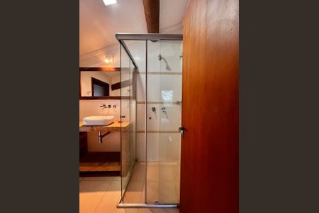 Casa à venda com 235m², 3 quartos e 4 vagasBanheiro da Suíte 2