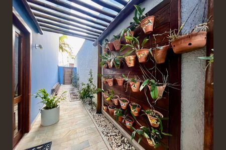 Casa à venda com 235m², 3 quartos e 4 vagasÁrea externa