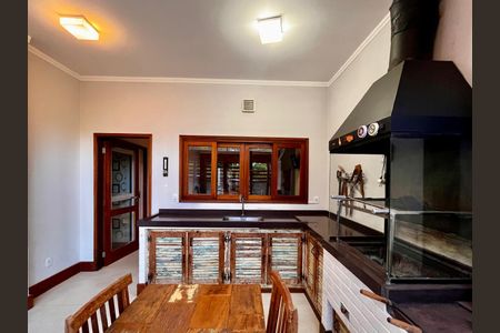 Casa à venda com 235m², 3 quartos e 4 vagasChurrasqueira