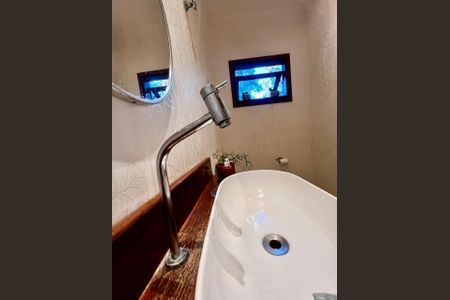 Casa à venda com 235m², 3 quartos e 4 vagasLavabo