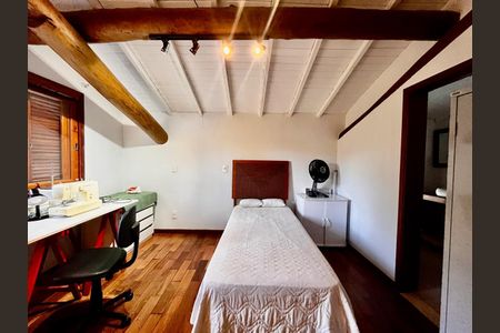 Casa à venda com 235m², 3 quartos e 4 vagasSuíte 2