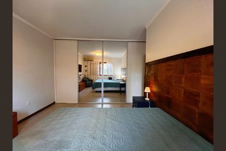 Casa à venda com 235m², 3 quartos e 4 vagasSuíte 3