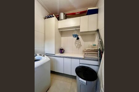 Casa à venda com 235m², 3 quartos e 4 vagasÁrea de Serviço