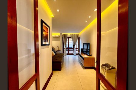 Casa à venda com 235m², 3 quartos e 4 vagasSala TV