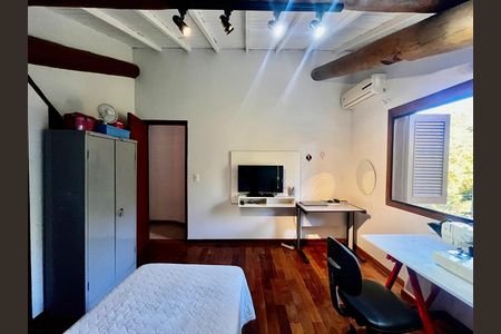 Casa à venda com 235m², 3 quartos e 4 vagasSuíte 2