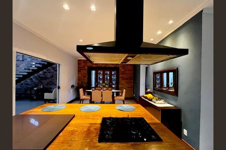 Casa à venda com 235m², 3 quartos e 4 vagasCozinha