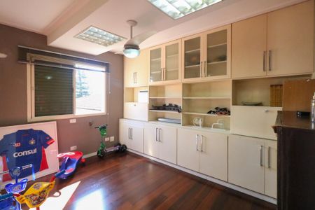 Casa à venda com 235m², 3 quartos e 7 vagasEdícula