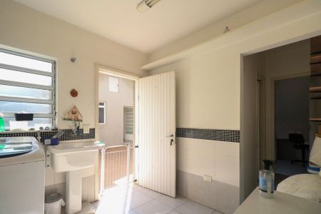 Casa à venda com 235m², 3 quartos e 7 vagasÁrea de Serviço