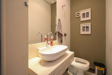 Casa à venda com 235m², 3 quartos e 7 vagasLavabo