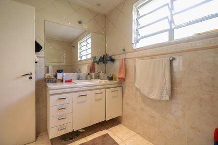 Casa à venda com 235m², 3 quartos e 7 vagasBanheiro