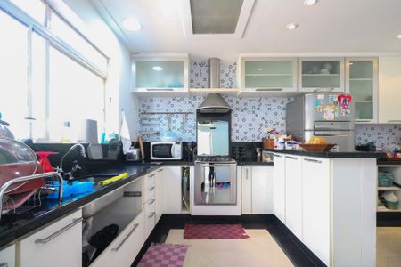 Casa à venda com 235m², 3 quartos e 7 vagasCozinha