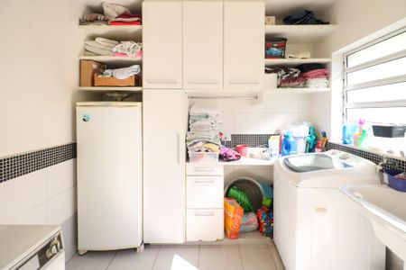 Casa à venda com 235m², 3 quartos e 7 vagasÁrea de Serviço