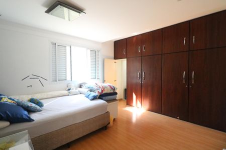 Casa à venda com 235m², 3 quartos e 7 vagasSuíte