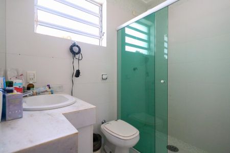 Casa à venda com 235m², 3 quartos e 7 vagasBanheiro da Suíte