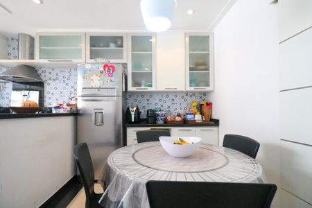 Casa à venda com 235m², 3 quartos e 7 vagasCozinha