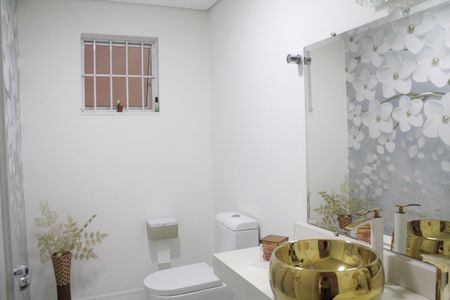 Casa à venda com 249m², 4 quartos e 4 vagasLavabo