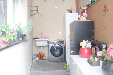 Casa à venda com 249m², 4 quartos e 4 vagasQuintal / Área de Serviço