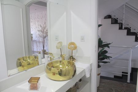 Casa à venda com 249m², 4 quartos e 4 vagasLavabo