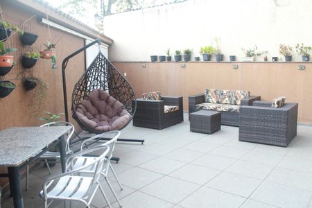 Casa à venda com 249m², 4 quartos e 4 vagasQuintal / Área de Serviço