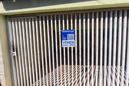 Casa à venda com 128m², 3 quartos e 2 vagas Casa à venda com 128m², 3 quartos e 2 vagasPlaca