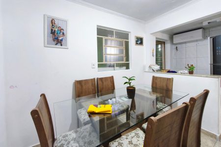 Casa à venda com 128m², 3 quartos e 2 vagas Casa à venda com 128m², 3 quartos e 2 vagasSala de Jantar