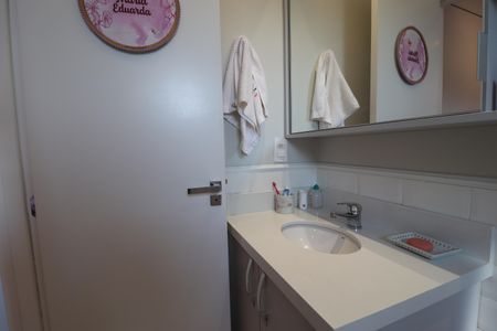 Apartamento à venda com 125m², 3 quartos e 3 vagasBanheiro Quarto 2 suíte