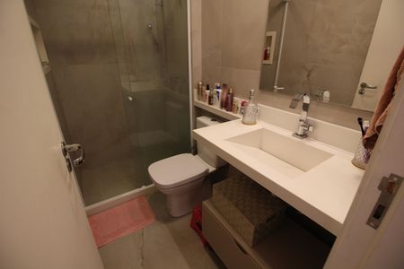 Casa de condomínio à venda com 142m², 4 quartos e 2 vagasBanheiro da Suíte