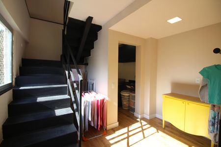 Casa de condomínio à venda com 142m², 4 quartos e 2 vagasÁrea de Serviço