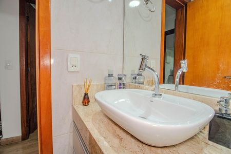 Apartamento à venda com 57m², 2 quartos e sem vaga Apartamento à venda com 57m², 2 quartos e sem vagaBanheiro
