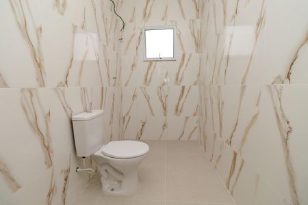 Casa à venda com 180m², 3 quartos e 2 vagas Casa à venda com 180m², 3 quartos e 2 vagasBanheiro Social