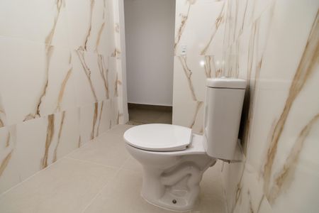 Casa à venda com 180m², 3 quartos e 2 vagas Casa à venda com 180m², 3 quartos e 2 vagasBanheiro Social