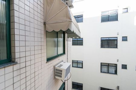 Apartamento à venda com 105m², 2 quartos e 1 vaga Apartamento à venda com 105m², 2 quartos e 1 vagaVista da Área de Serviço