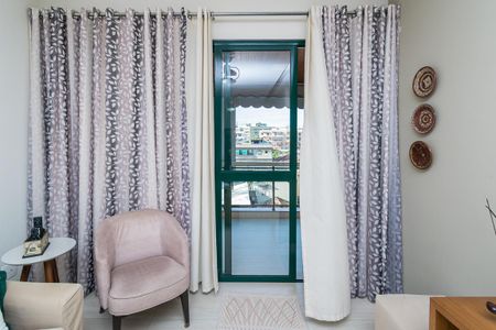 Apartamento à venda com 105m², 2 quartos e 1 vaga Apartamento à venda com 105m², 2 quartos e 1 vagaSala