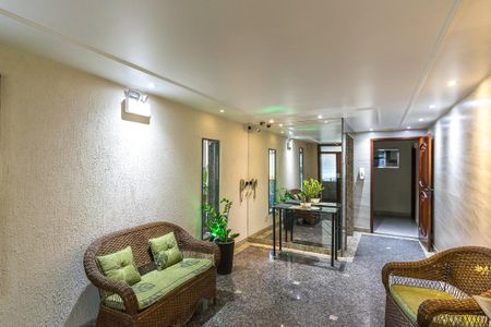 Apartamento à venda com 105m², 2 quartos e 1 vaga Apartamento à venda com 105m², 2 quartos e 1 vagaÁrea comum - Hall da entrada